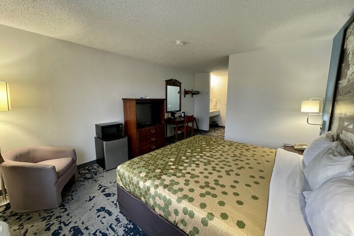 Room 17 of 31