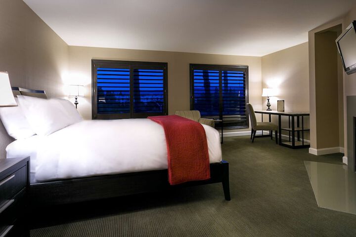 Room 15 of 38