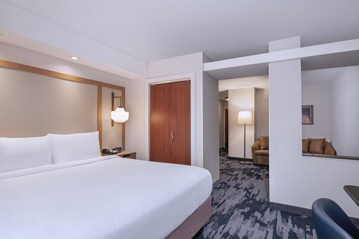 Room 9 of 39
