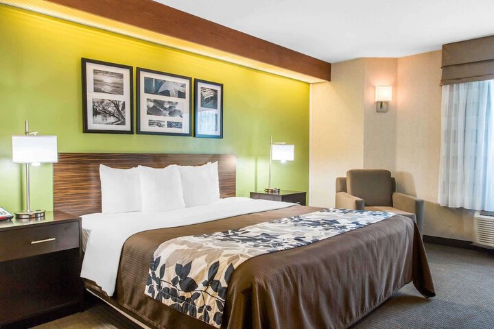 Room 27 of 59