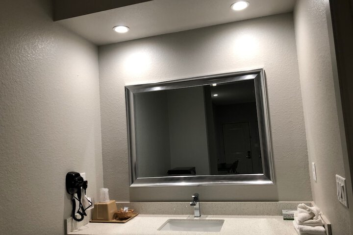 Room 13 of 23