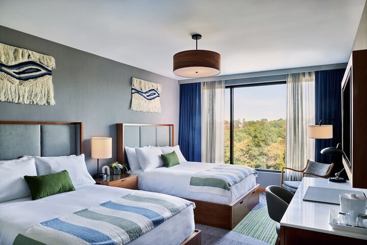 Room 17 of 28