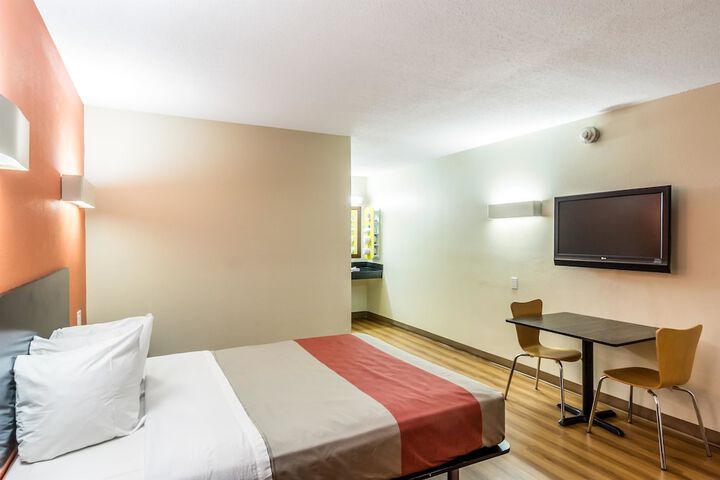 Room 12 of 35