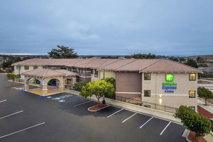 Holiday Inn Express Hotel & Suites Marina - State Beach Area by IHG