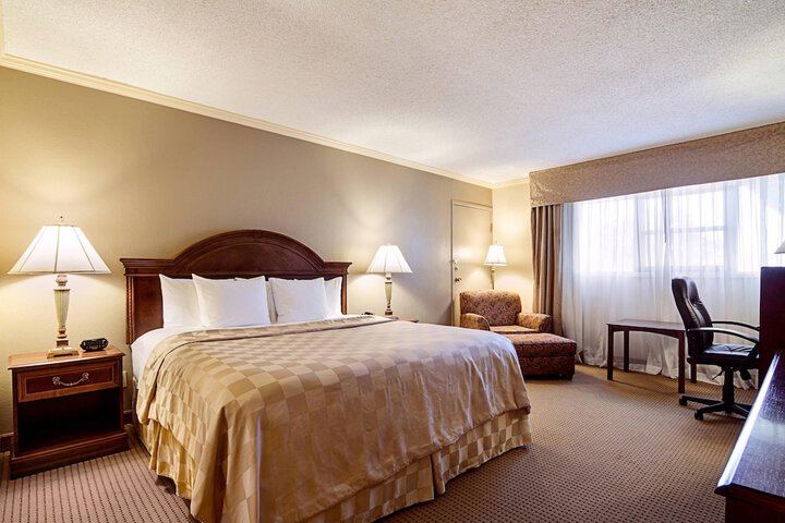 Clarion Inn Garden City