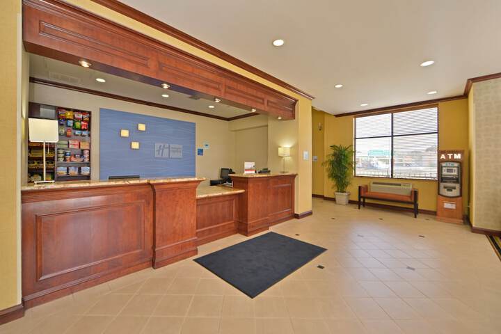 Hotel Interior 11 of 36