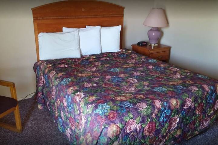 Room 5 of 20
