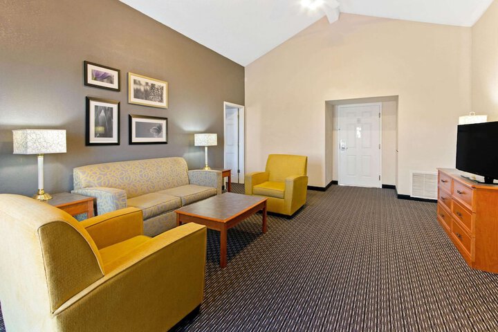 Room 10 of 29