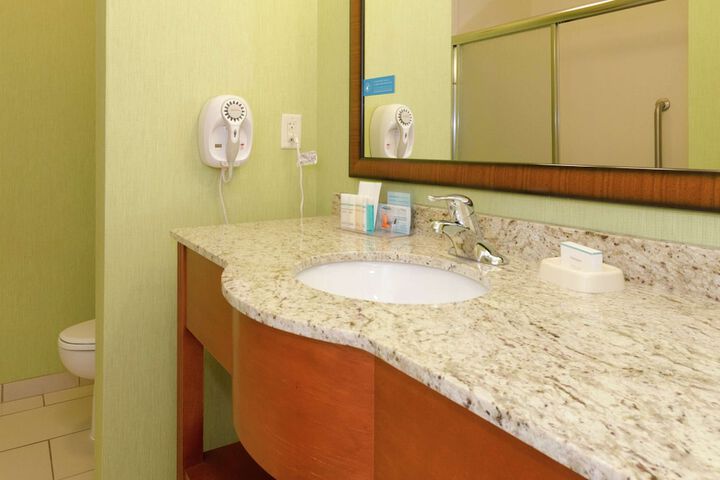 Room 32 of 48