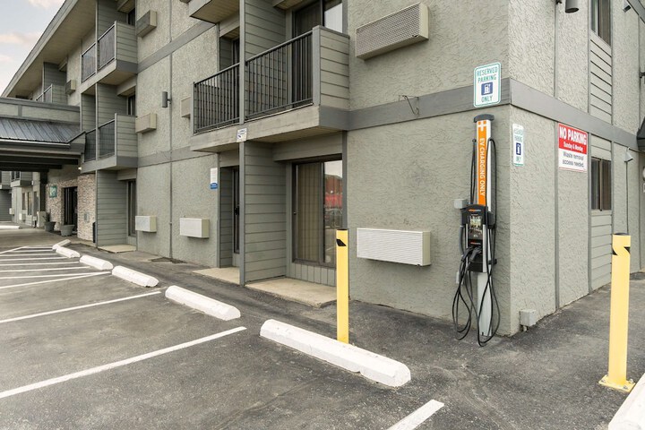 Hotel 5 of 53