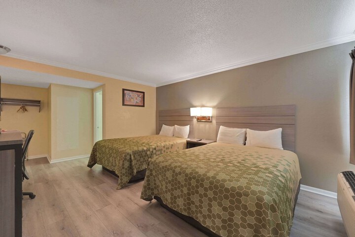 Room 44 of 49
