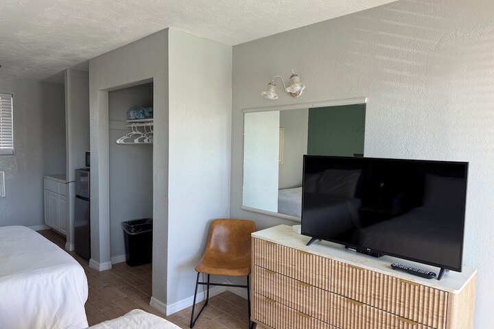 Room 17 of 57