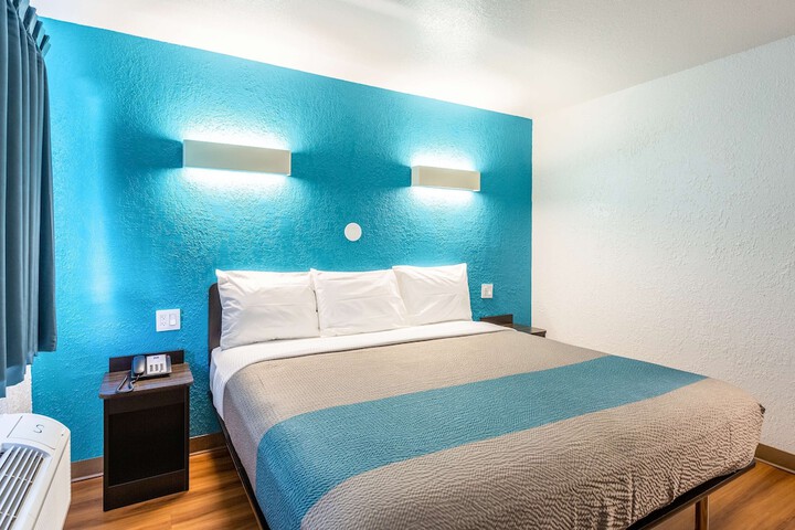 Room 12 of 29