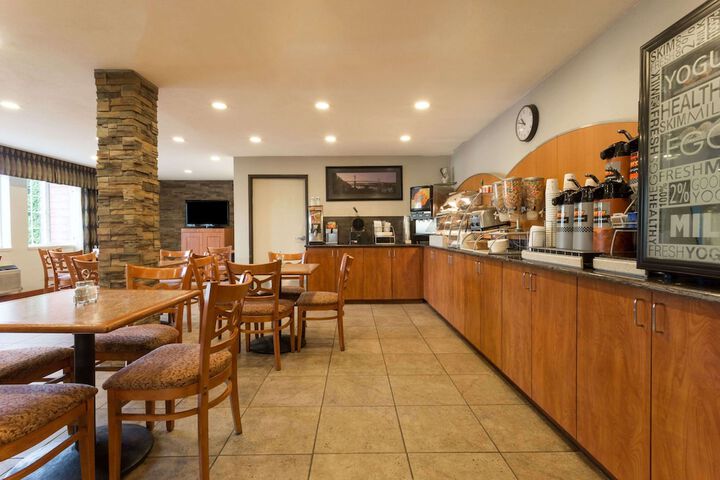 Breakfast/Coffee Service 26 of 29