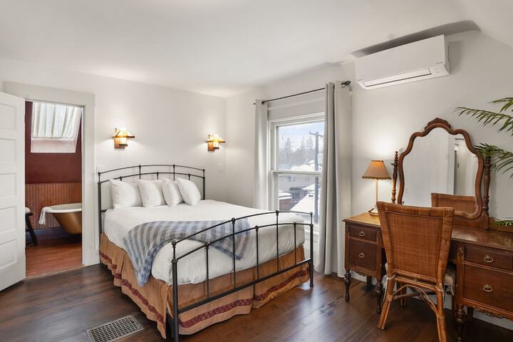 Room 15 of 51