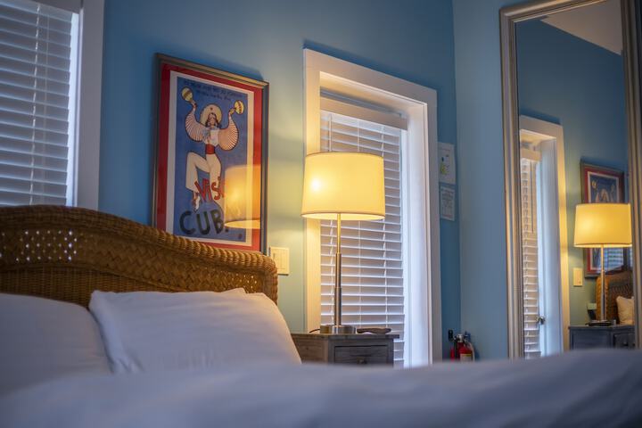 Room 35 of 64