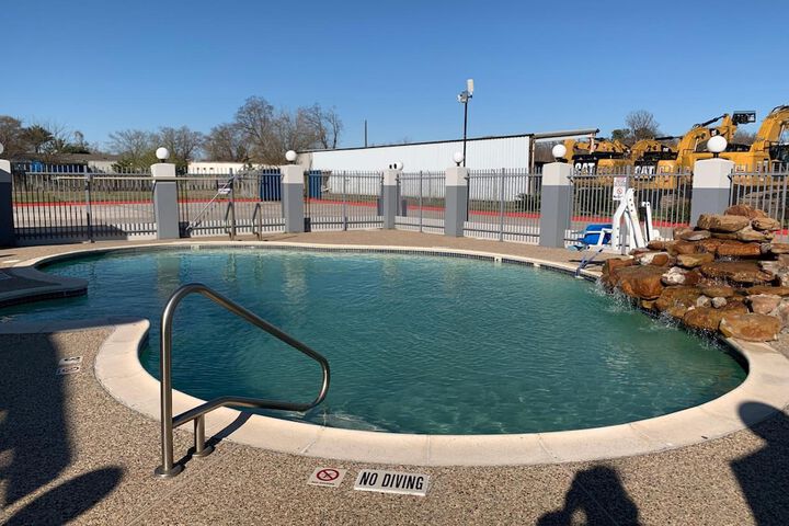 Sunrise Inn & Suites