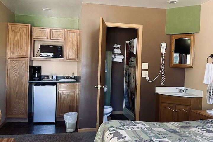 Moosehead Lodge & Cabins