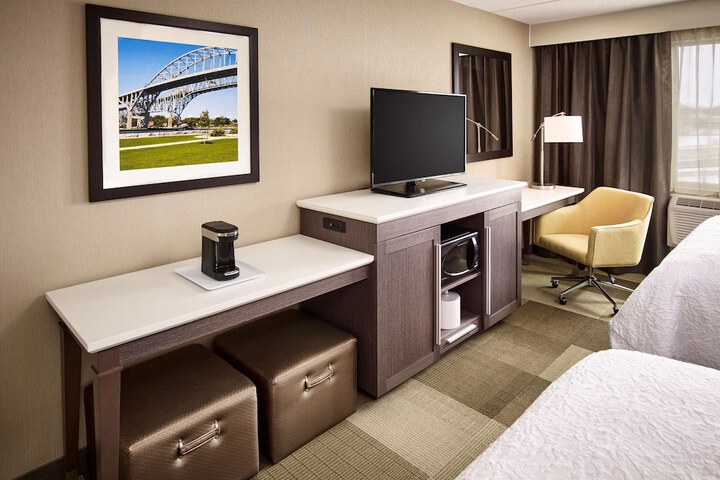 Room 32 of 46
