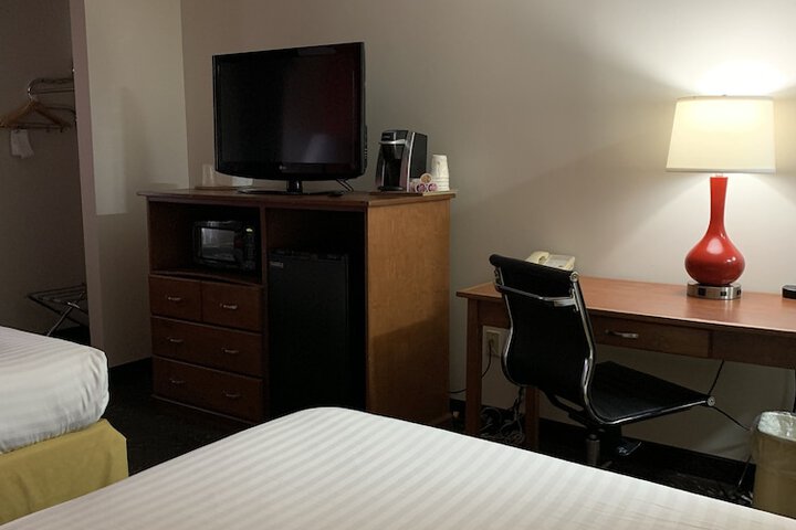 Room 32 of 39