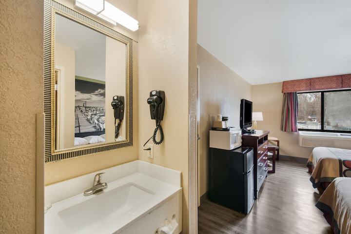 Room 18 of 21