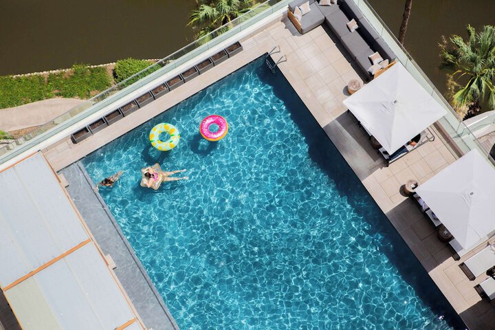 Pool 10 of 81