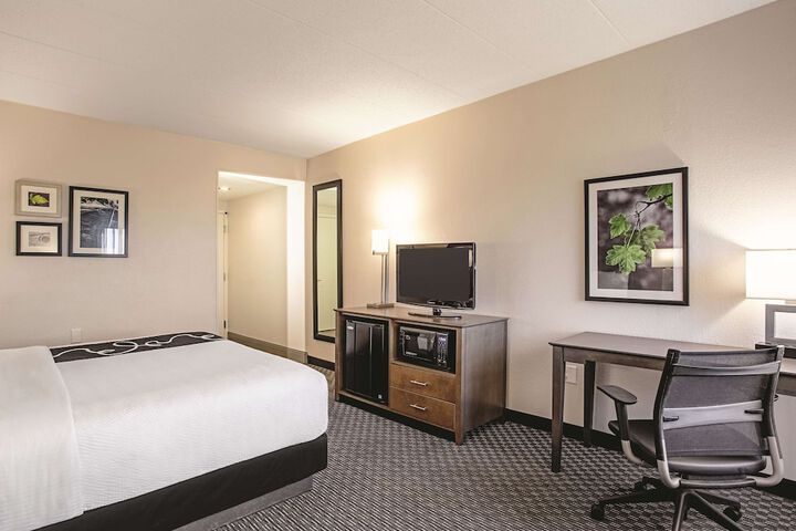 Room 20 of 38