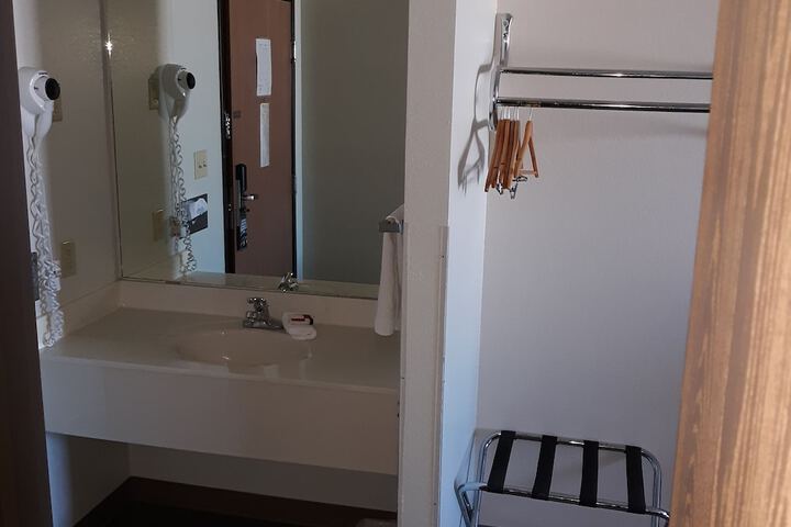Room 18 of 40