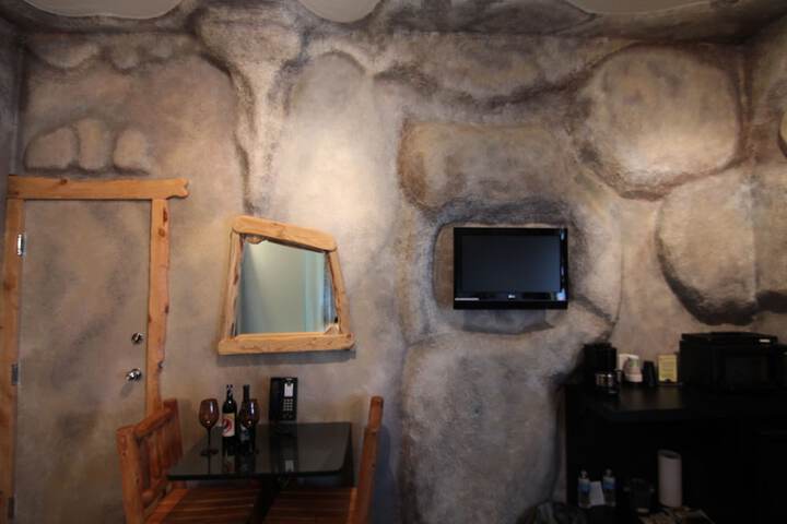 Room 38 of 168