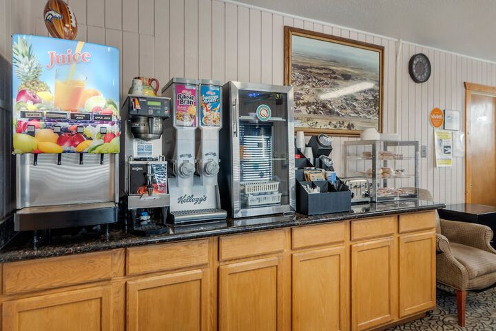 Breakfast/Coffee Service 21 of 24