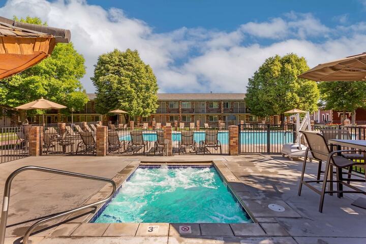 Pool 4 of 36