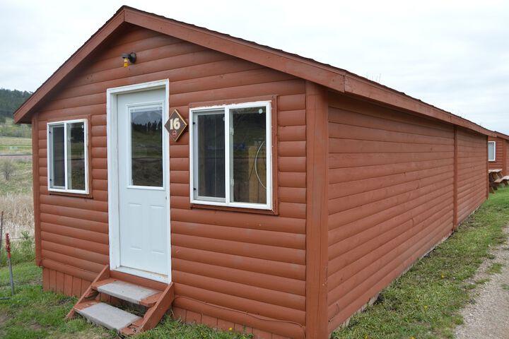 No Name City Luxury Cabins & RV