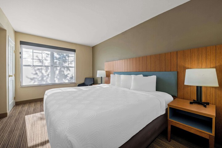 Room 15 of 40
