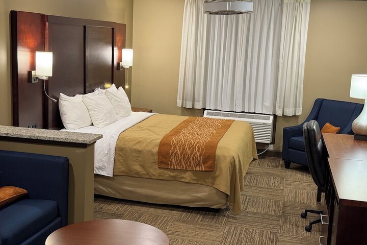 Giles Hotel Inn & Suites