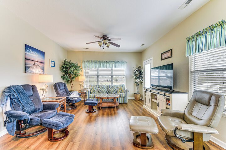Golfers Oasis 1 Mi to Ocean: River Creek II Condo