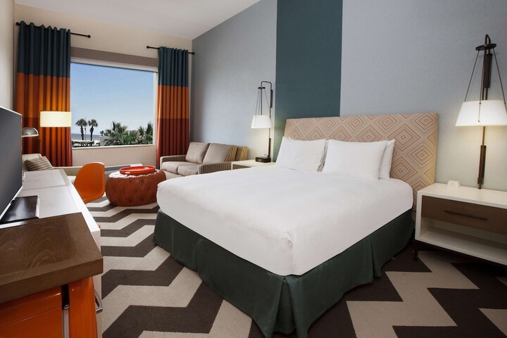 DoubleTree by Hilton Hotel Galveston Beach