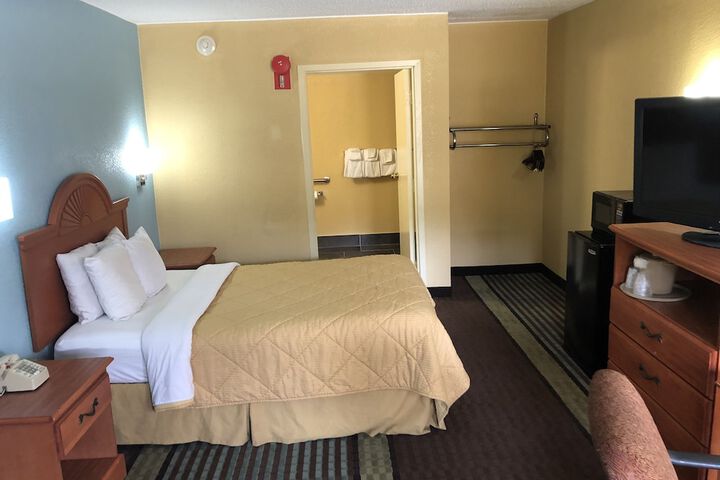 Room 33 of 37