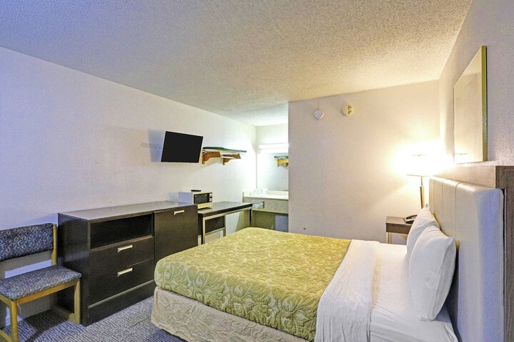 Brookville Inn by OYO Near Dayton International Airport