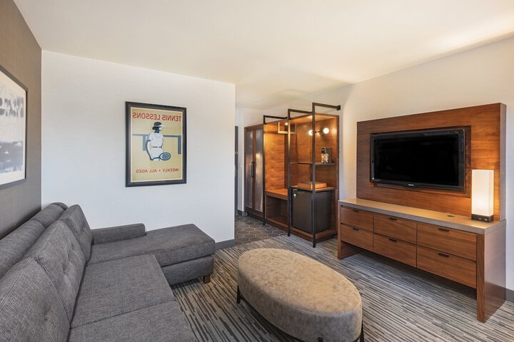 Room 11 of 41