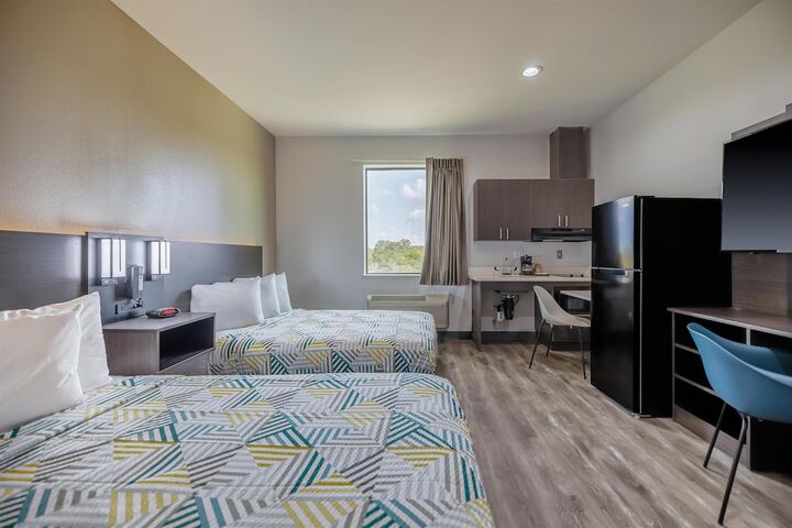 Studio 6 – Giddings Tx