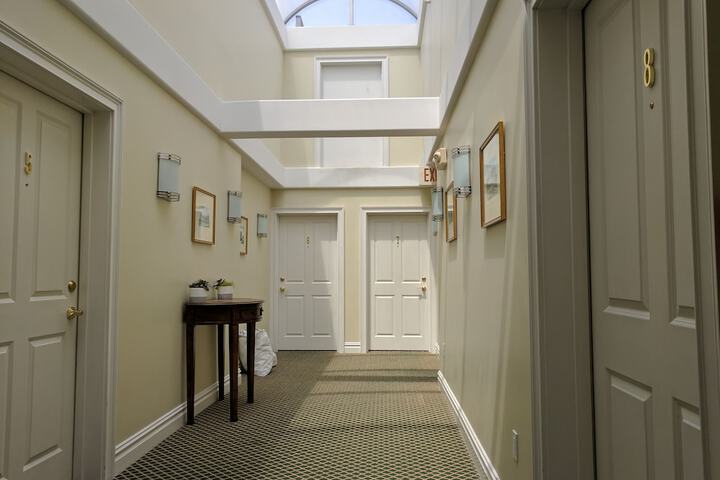 Ballroom/Hall 43 of 47