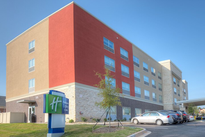 Holiday Inn Express & Suites Fort Mill by IHG