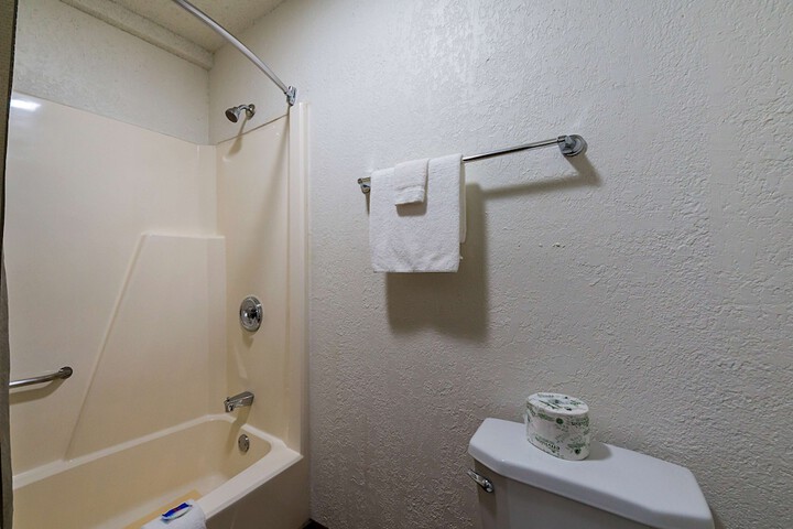 Room 42 of 46