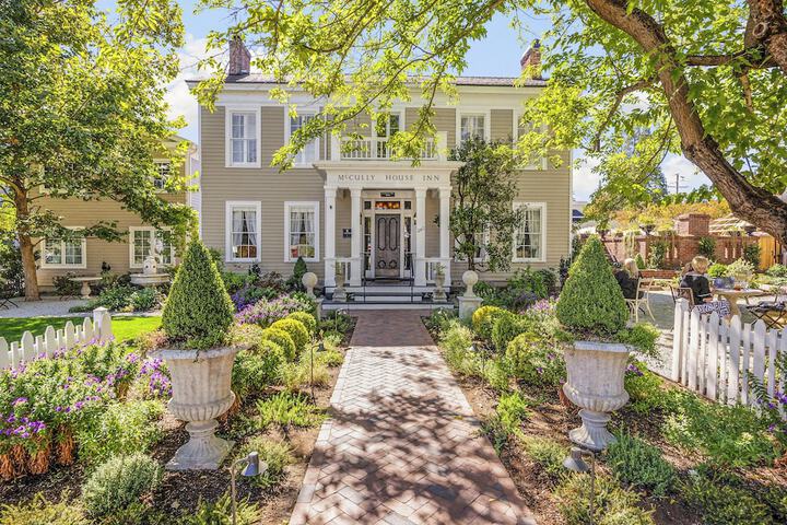 McCully House Inn