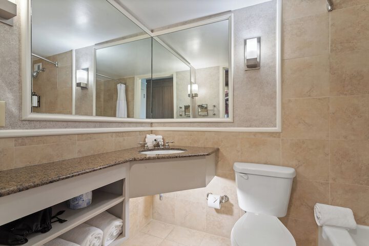 Crowne Plaza Executive Center Baton Rouge by IHG