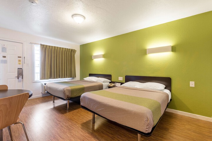 Room 15 of 30