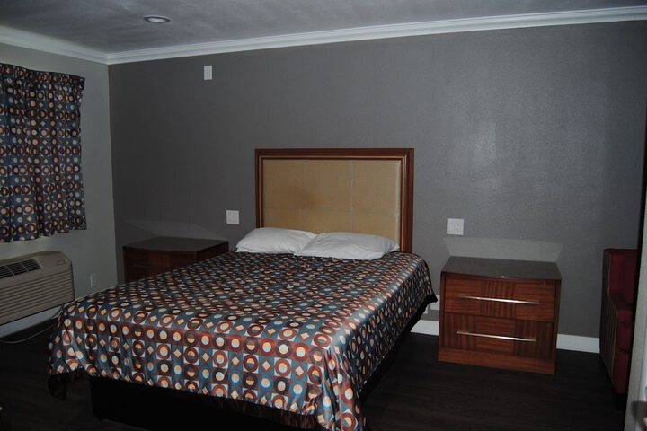 Room 21 of 69