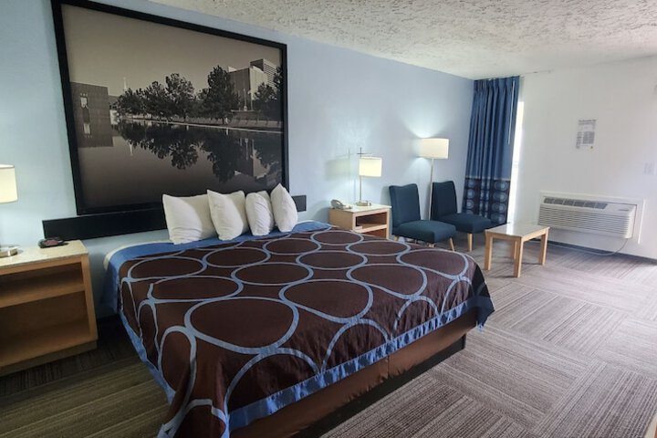 Room 16 of 21