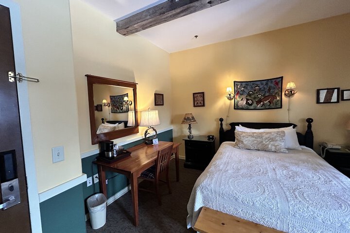 Room 204 of 260