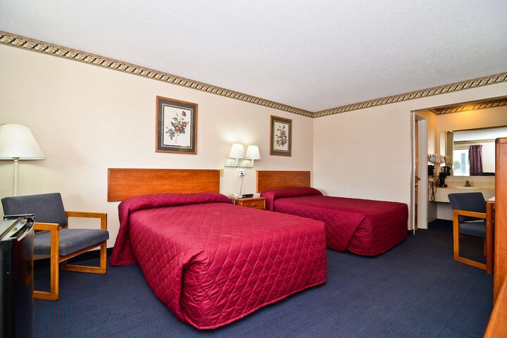 Room 10 of 16